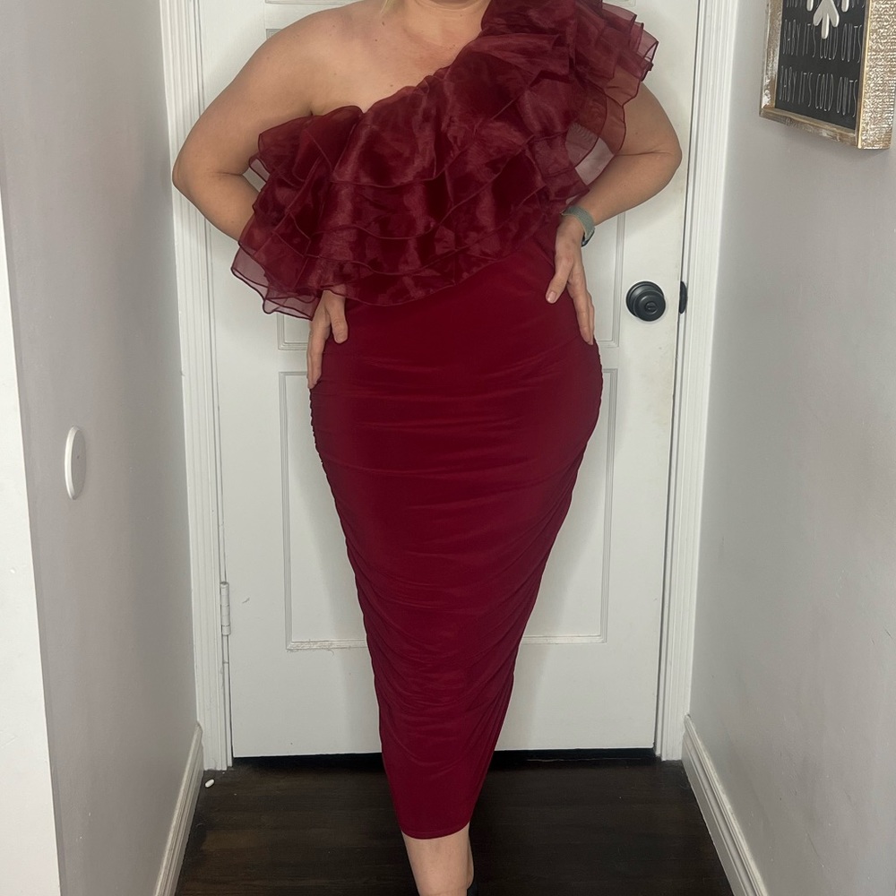 NEW ✨Fashion Nova ✨ Love You More Midi Dress One Shoulder Burgandy, 1X
